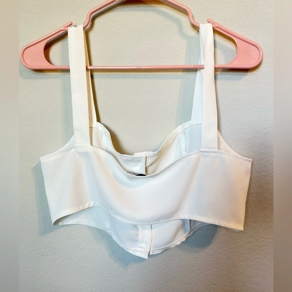 White wide leg women’s pant set, crop top & hi waisted pants 2 piece set, sz 6
